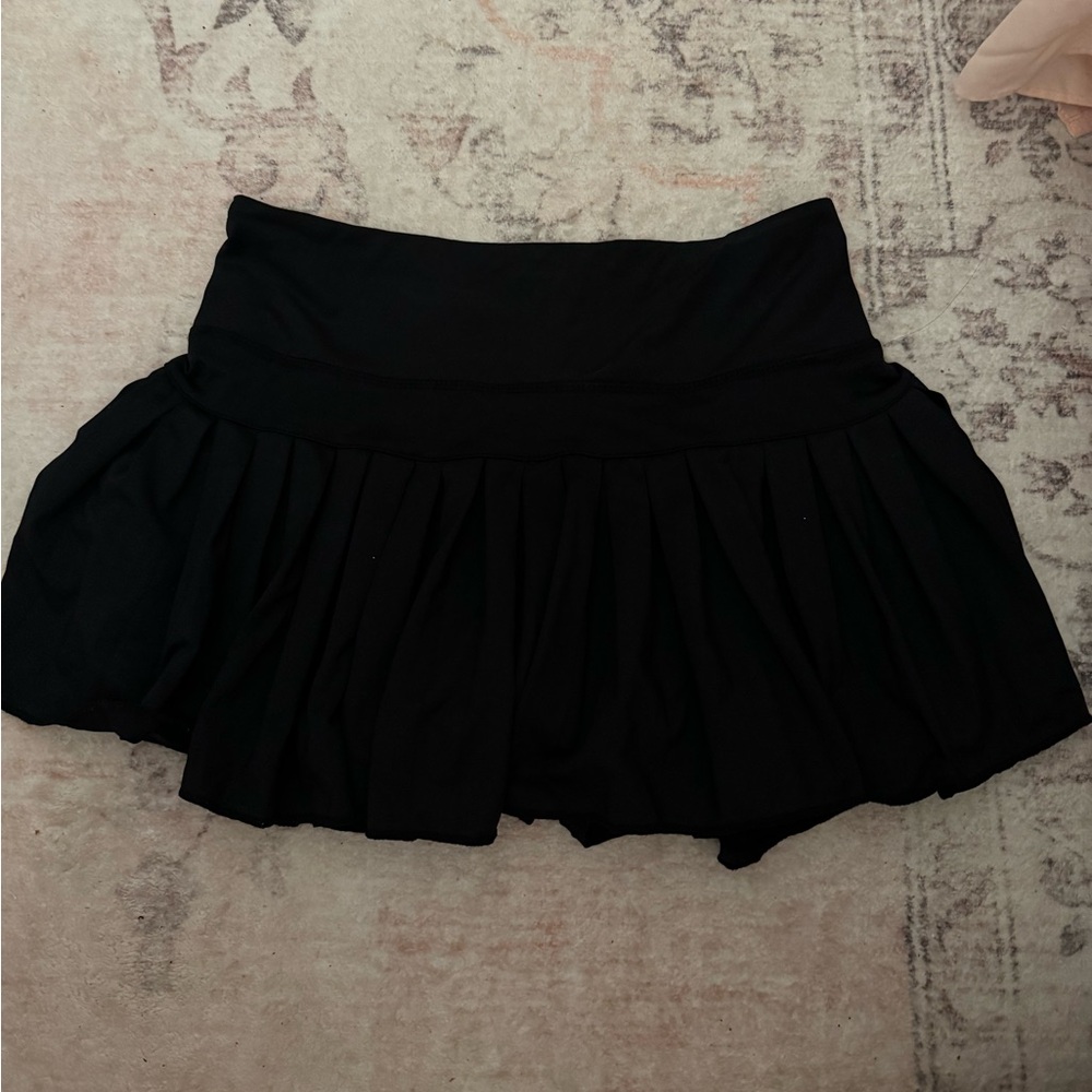 GOLD HINGE SKORT